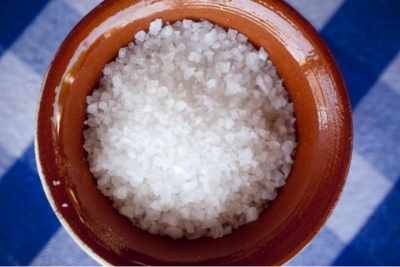 Como uma dieta rica em sal causa danos no nosso cérebro